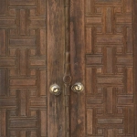 Художественная резьба олимпийских мотивов по дереву с античными символами