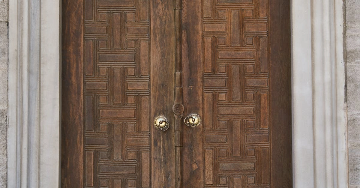 Художественная резьба олимпийских мотивов по дереву с античными символами